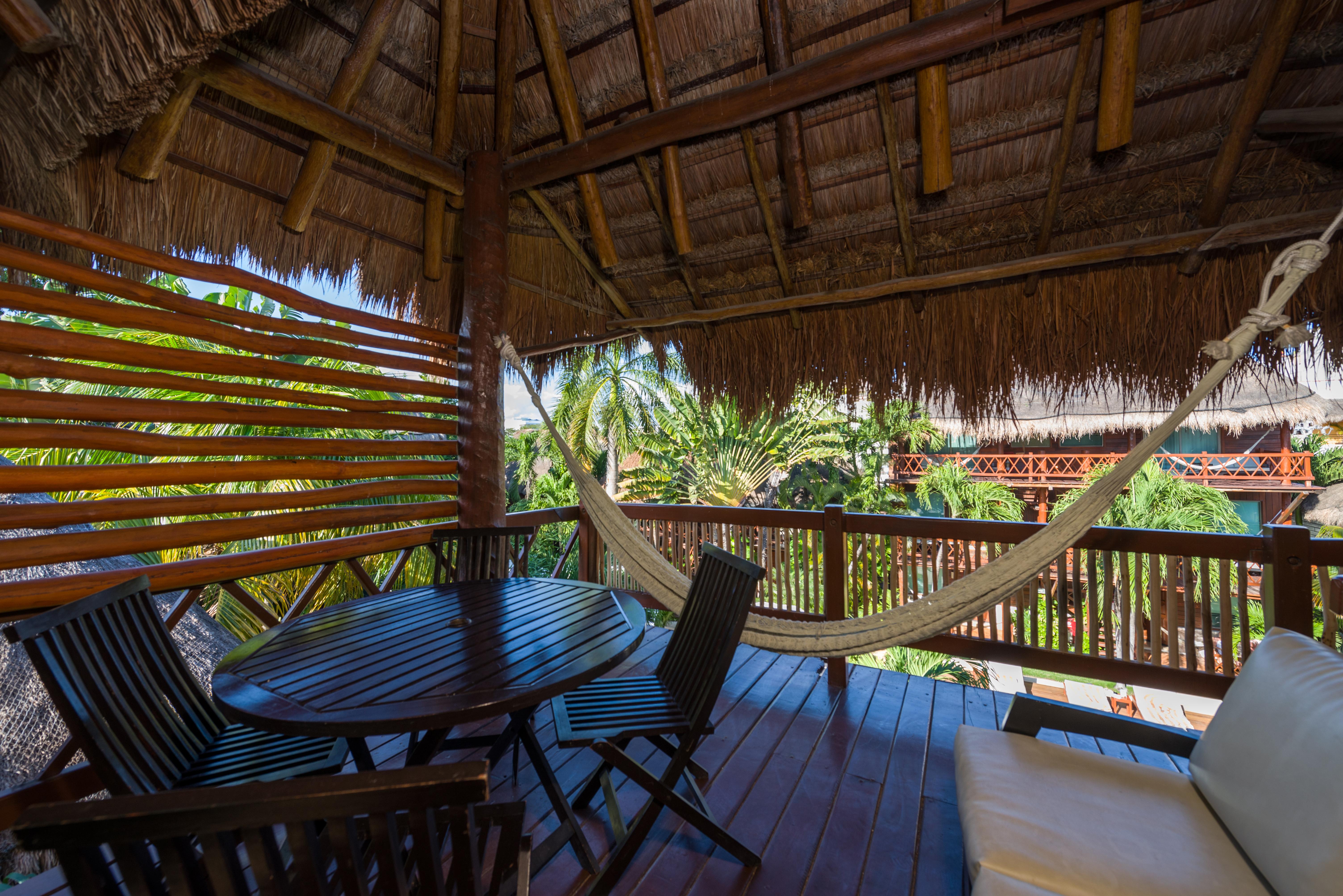 Magic Blue Spa Boutique Hotel Adults Only بلايا ديل كارمن المظهر الخارجي الصورة A view of the balcony of a suite at the resort